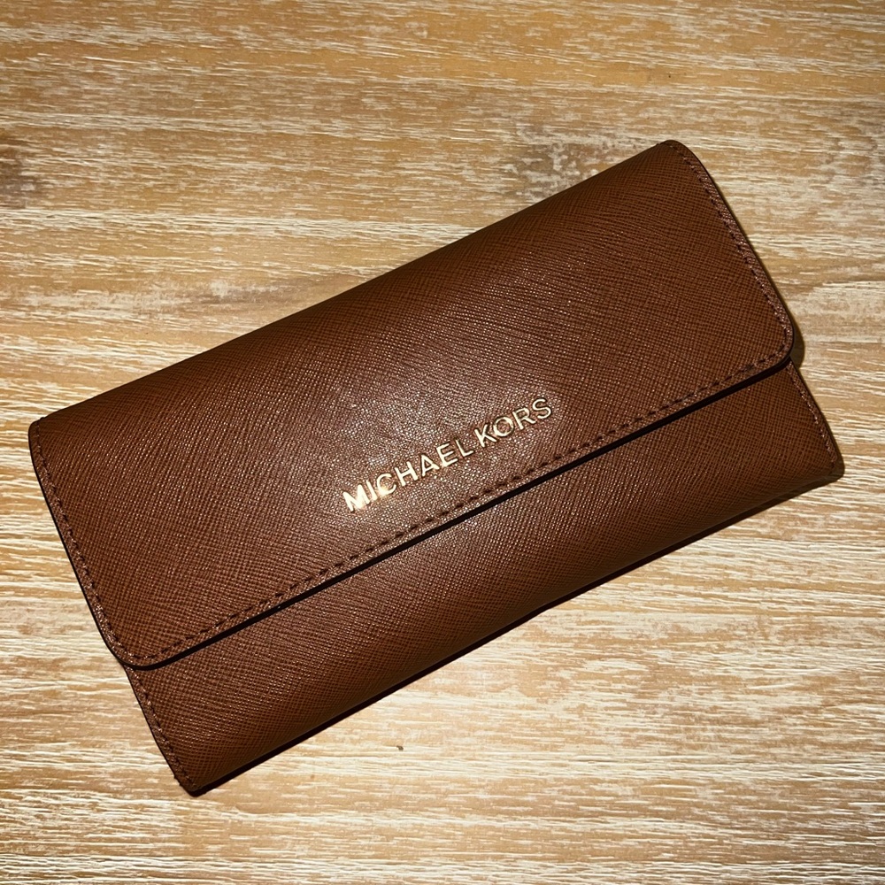 Michael Kors Wallet - Picture 2 of 8
